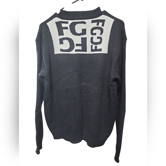 Sweater - Picture 2 of 3